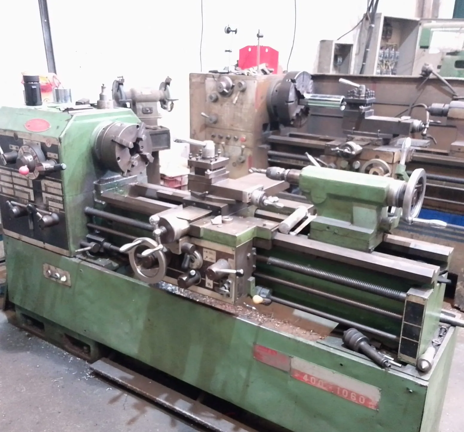 LATHE  TONG  IL